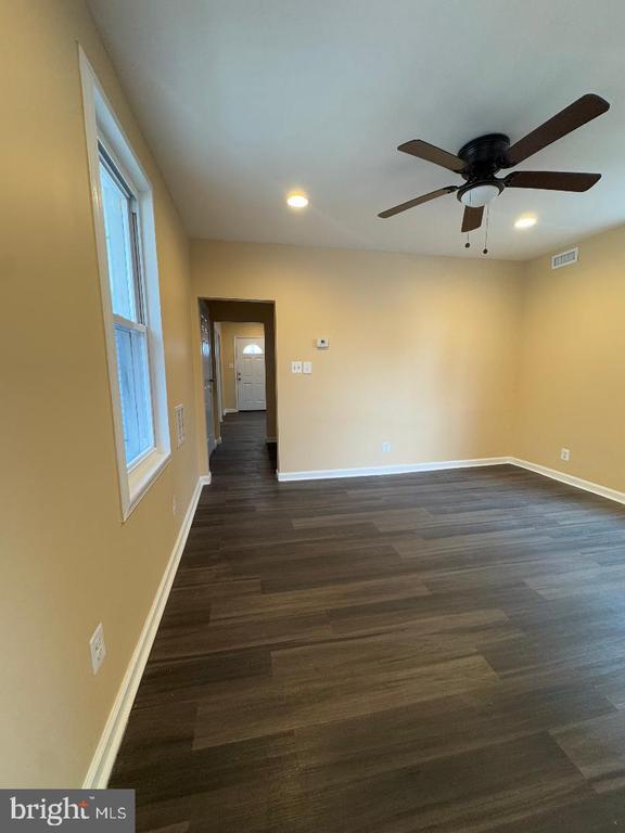 Photo - 1633 Sexton St