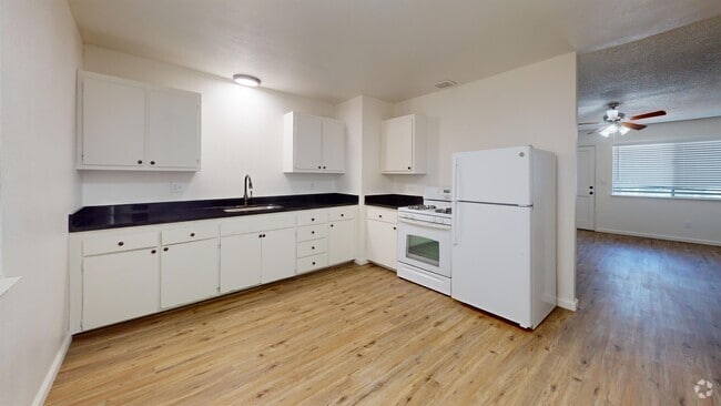 Building Photo - 3508 Gardenia St Rental