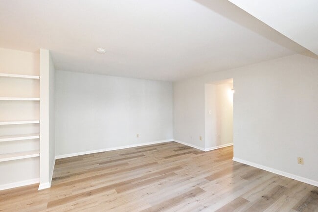 Photo - Four Seasons Condo Near Rt 29 Shopping & Dining