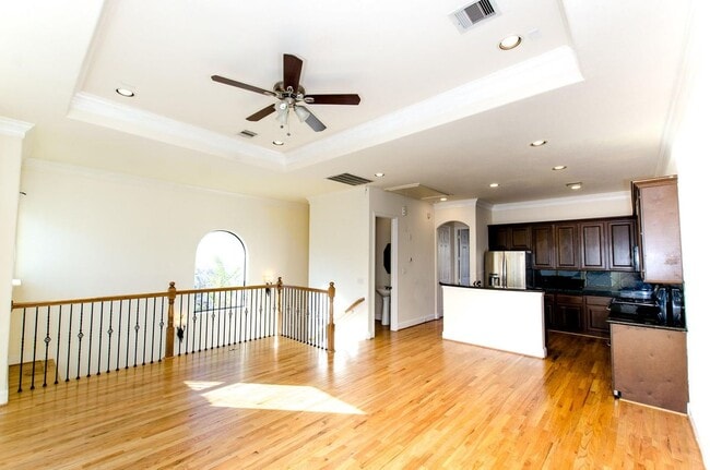 Photo - 308 Grove St