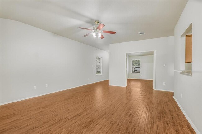 Photo - 2334 Vernell Way
