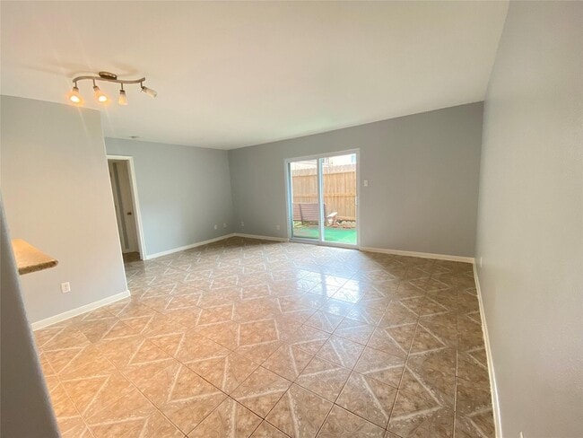 Building Photo - 215 Postoffice St Unit 605