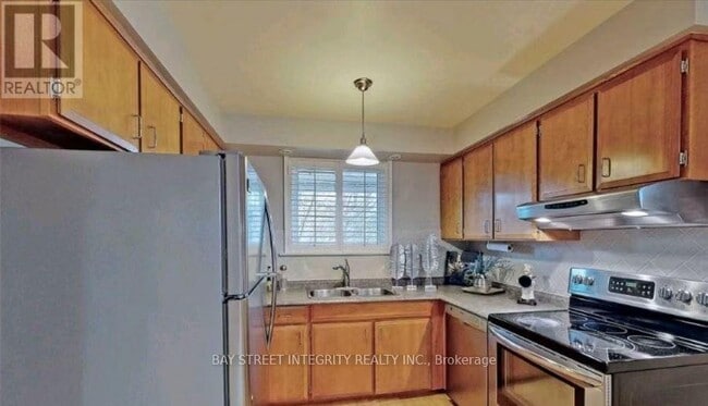 Photo - 61 Chartland Blvd S