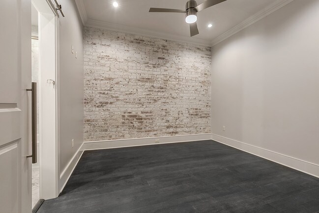 Unit 305 2BD/2BA