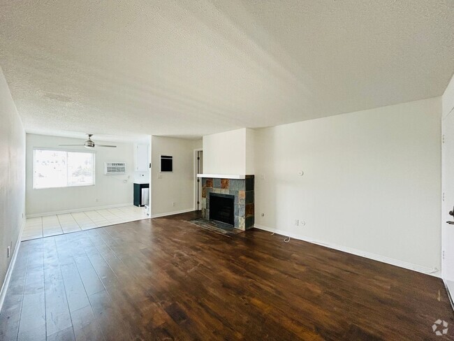 Building Photo - wat370 Unit 211 Rental
