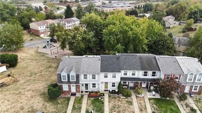 Photo - 7005 Lafayette Square