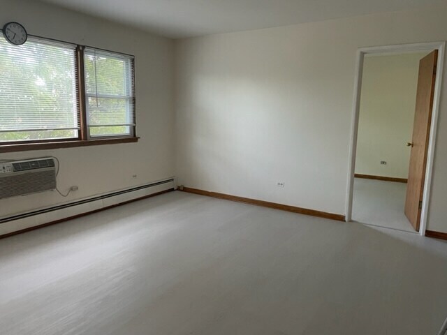 Photo - 4658 S Troy St