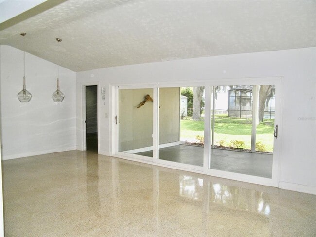 Photo - 1060 Jesse Ave