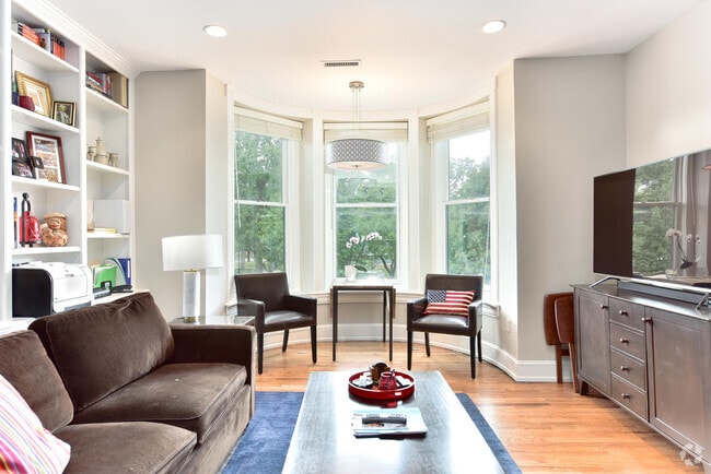 Building Photo - 24 Logan Cir NW Unit 5 Rental