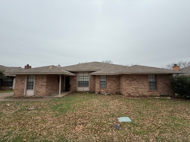 3 bedroom 2 bathroom Duplex in 76015 - 3 bedroom 2 bathroom Duplex in 76015 Townhome