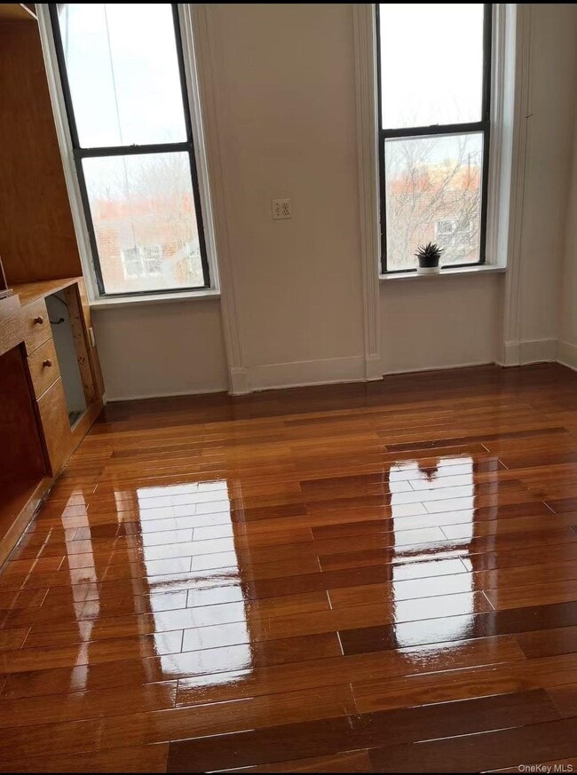 Photo - 185 Menahan St Unit 3R