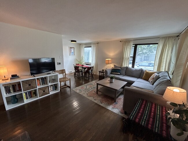 Photo - 138 Aikens Pl