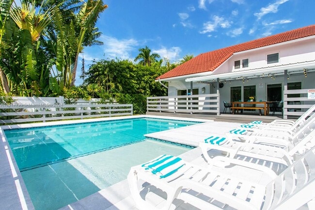 Photo - 1022 Adams St