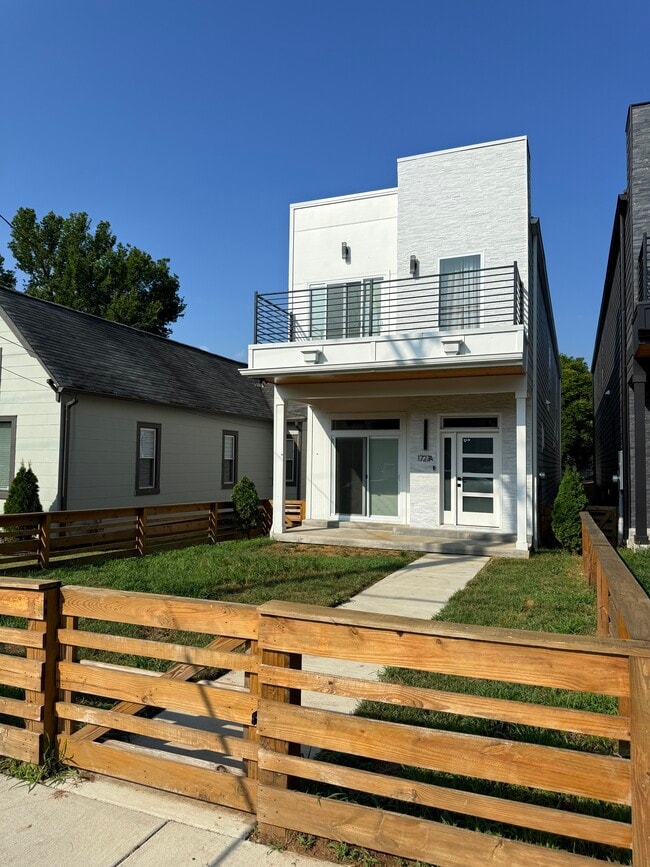 Building Photo - 1727 Nassau St Rental