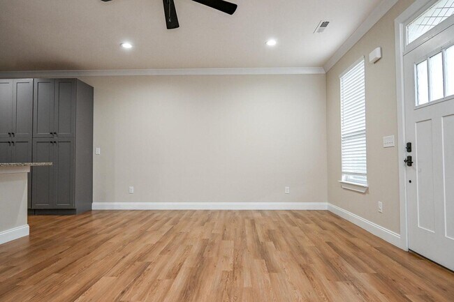 Photo - 1737 Arbor Hls Dr SE