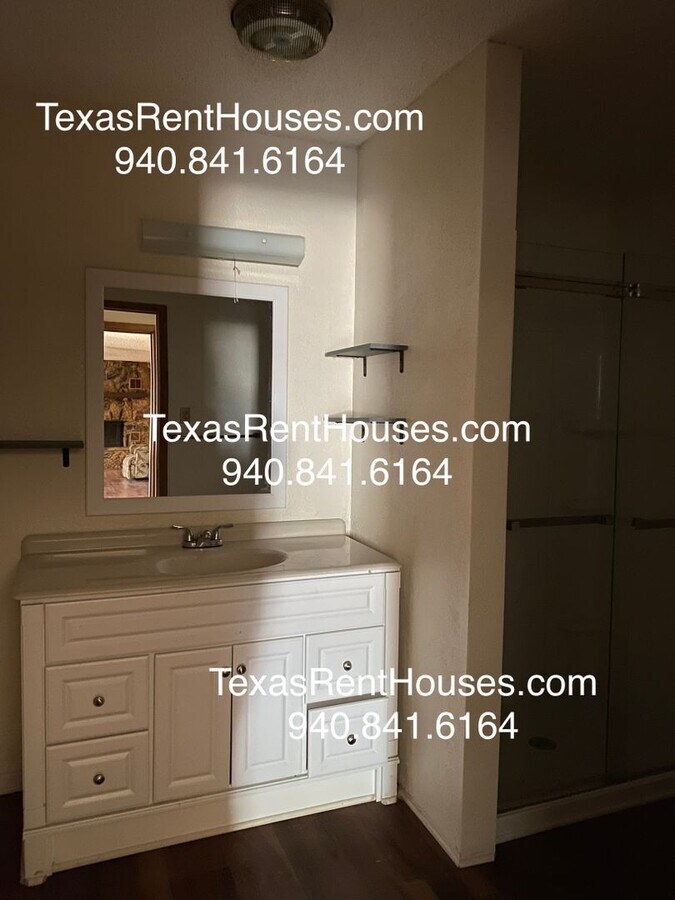 Photo - Small Town Life in Historic Throckmorton, Texas