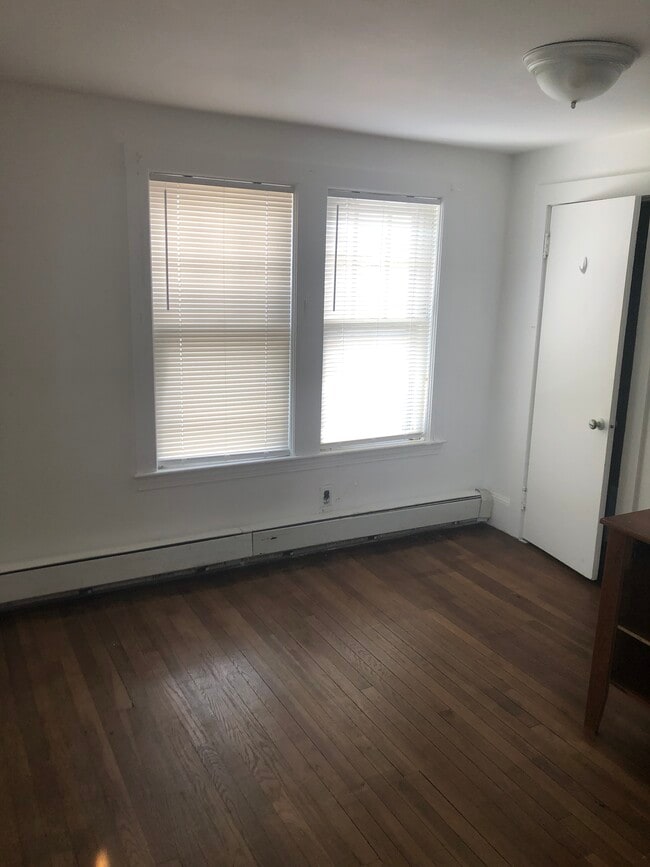 Building Photo - 40 Seafoam Ave Unit 2 Rental