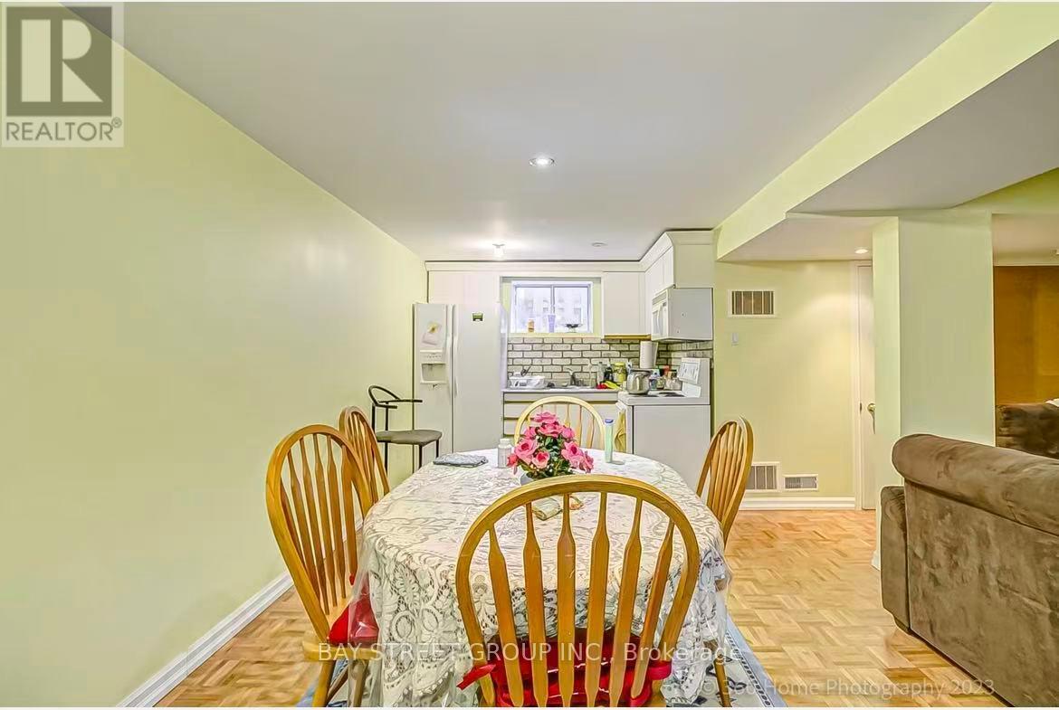 Photo - 497 Lynett Crescent