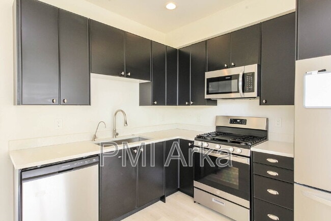 Photo - 909 28th Ave S