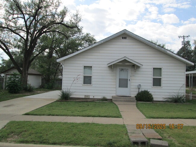 Building Photo - 508 College St Rental