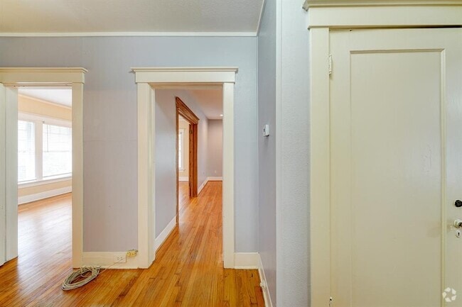 Building Photo - 1 Avondale St Rental