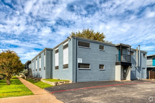 Building Photo - Ridglea Square Apartments