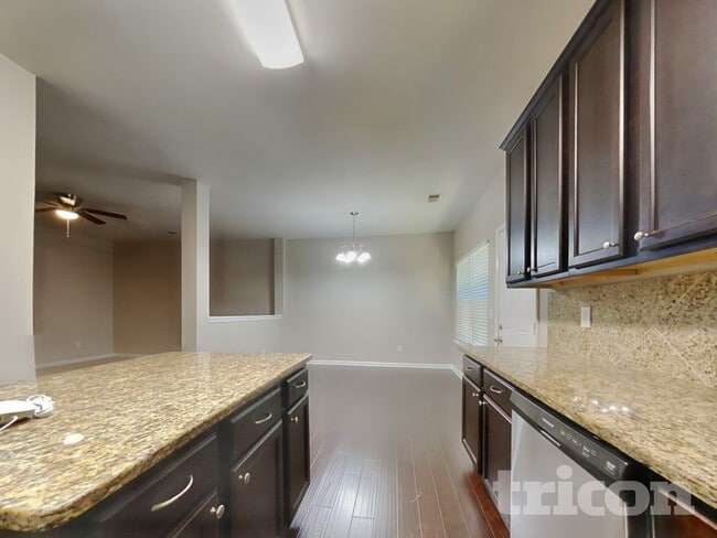 Photo - 121 Southwind Cir