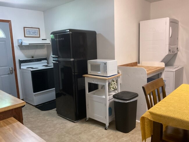 Photo - 16616 Irvine Ave NW Unit B