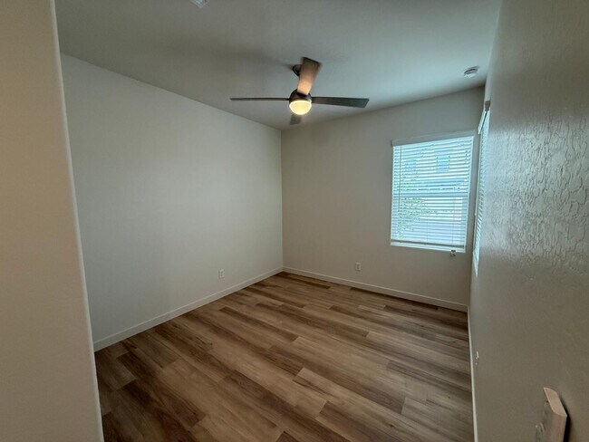 Photo - 624 N Vine St