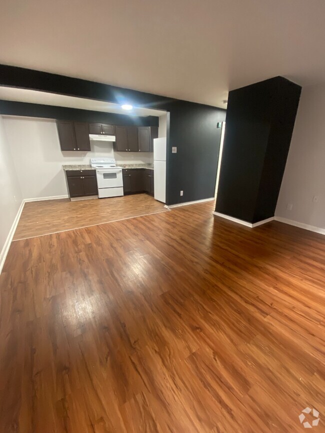 Building Photo - 3741C Morganford Unit C Rental
