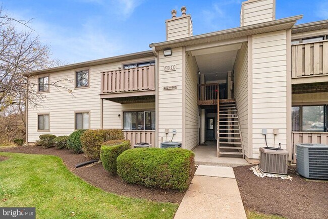 Photo - 408 Stockton Ct