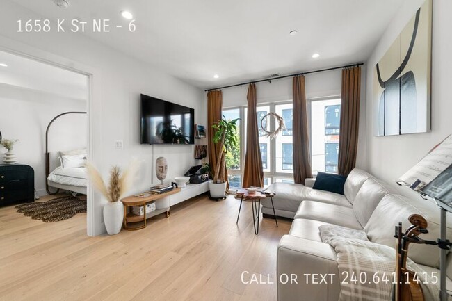 Photo - 1658 K St NE