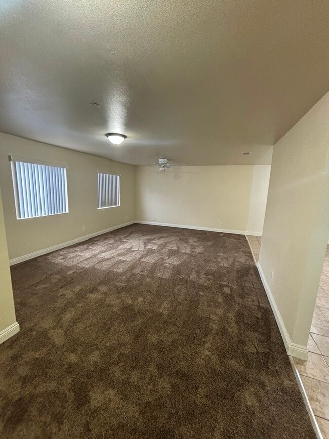 Photo - 755 E 76th St