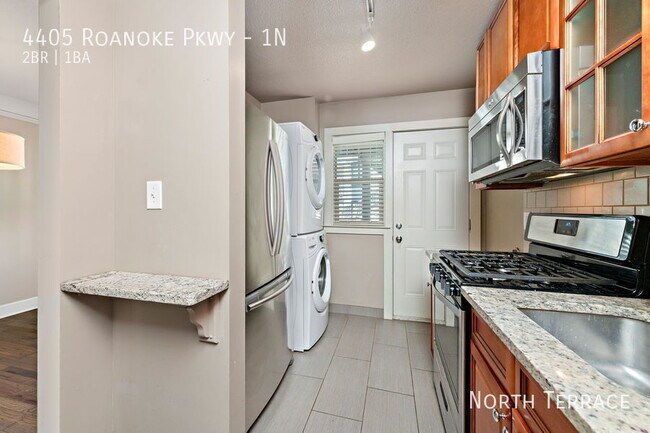 Photo - 4405 Roanoke Pkwy Unidad 1N