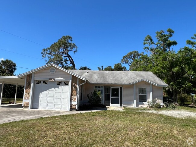 Building Photo - $1,850 ** Annual Lease ** 3 Bedroom / 2 Ba... Rental