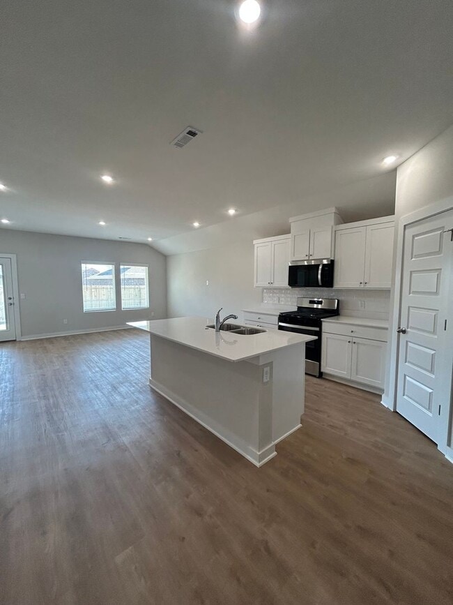 Photo - Spacious 4-Bedroom Home in Fayetteville