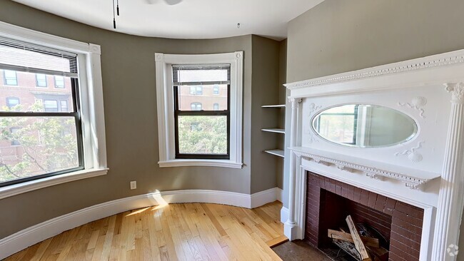 Building Photo - 616 Columbus Ave Unit 6 Rental