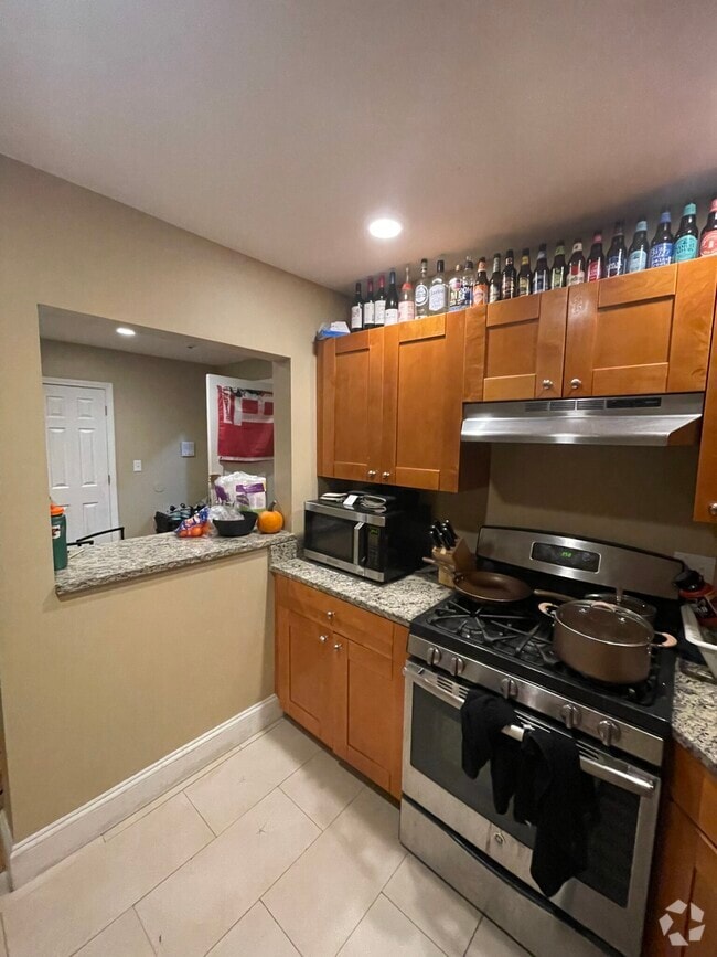 Building Photo - 76 Egmont St Unit 5 Rental