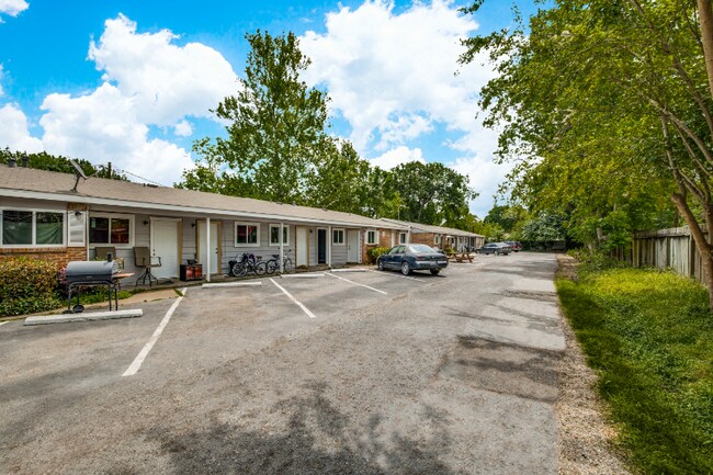 Photo - 4820 Oak Ave Apartment Unit #7