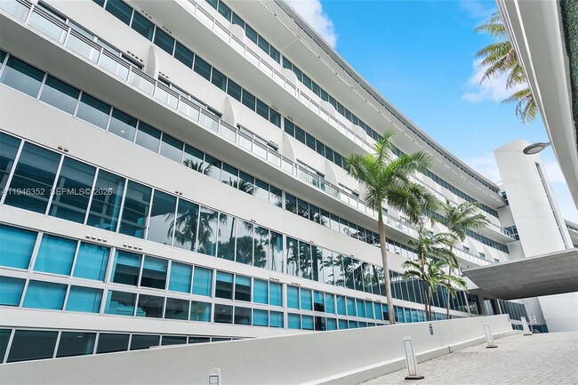 Photo - 2950 NE 188th St Unit 310