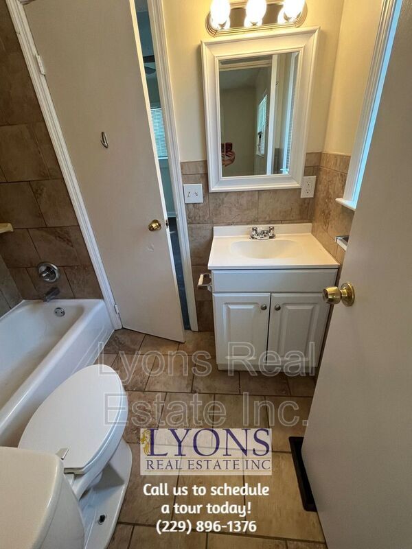 Photo - 615 E Brookwood Dr