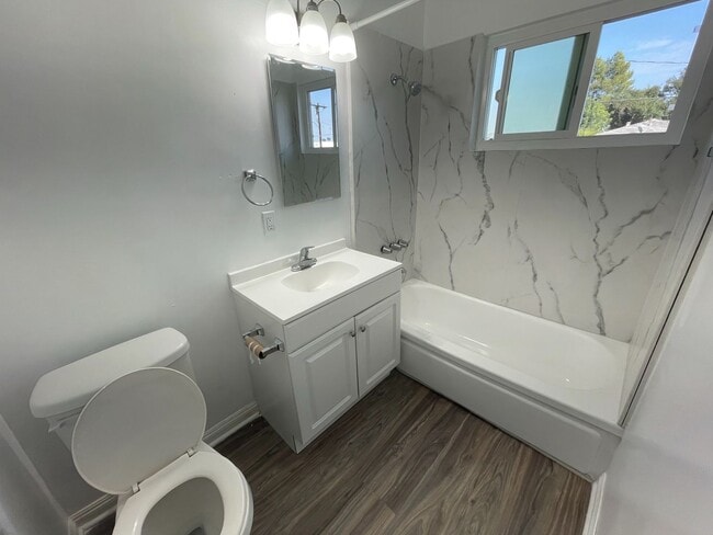 Photo - 7033 Fulton Ave Unidad 03