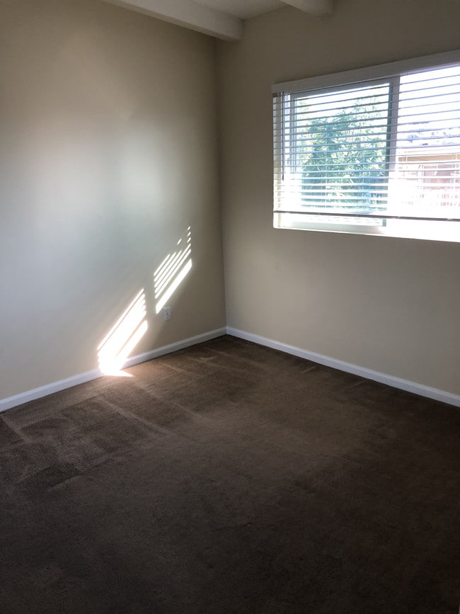 Bedroom 2 - 328 Griswold St Unit 203