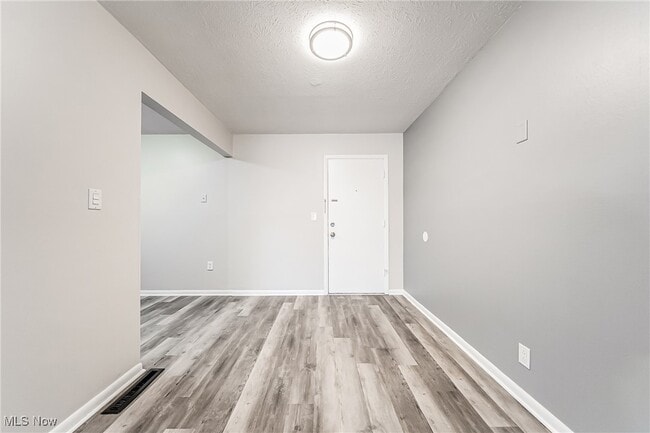 Building Photo - 30050 Euclid Ave Unit A2