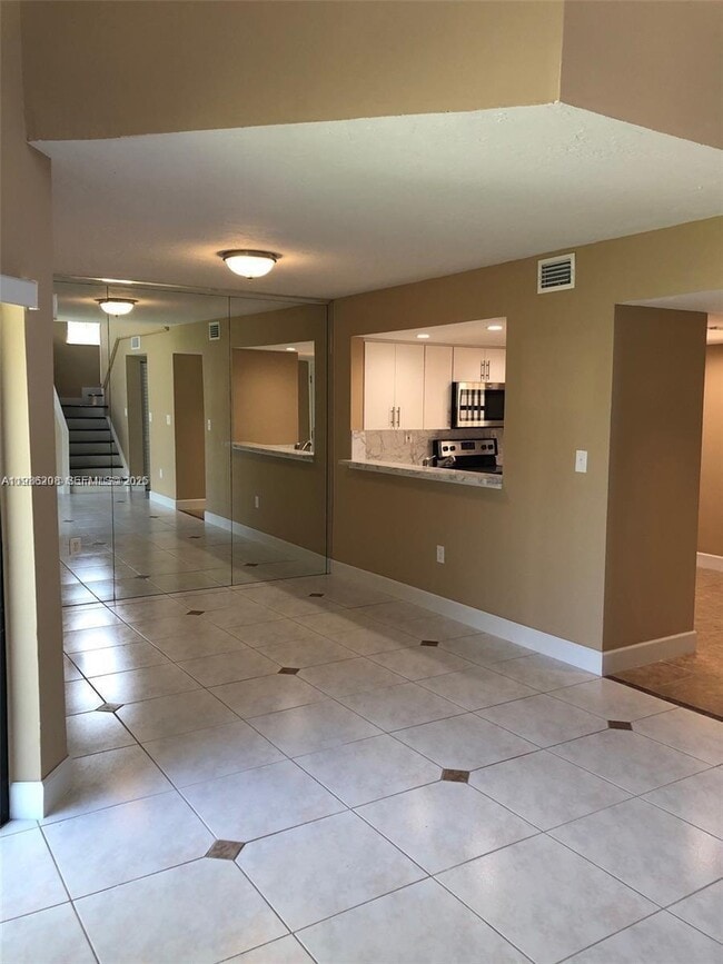 Photo - 1400 San Remo Cir