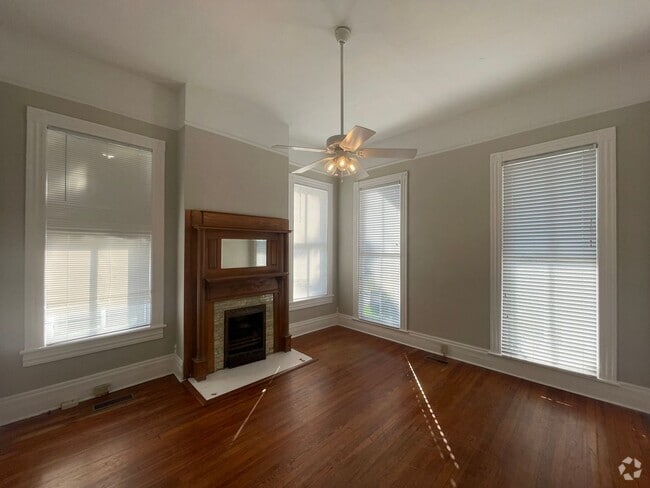 Building Photo - 479 Spring St Rental
