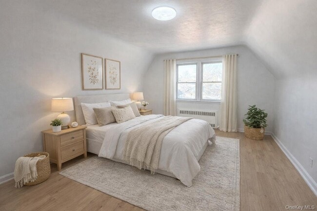 Photo - 165-25 Union Tpke