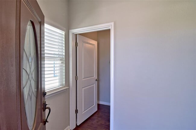 Photo - 317 Clearlake Dr