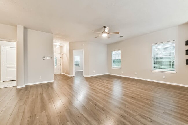 Building Photo - Beautiful 4-Bedroom, 2-Bath Home in Bay Co...