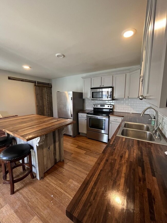 Photo - 624 N Upper St